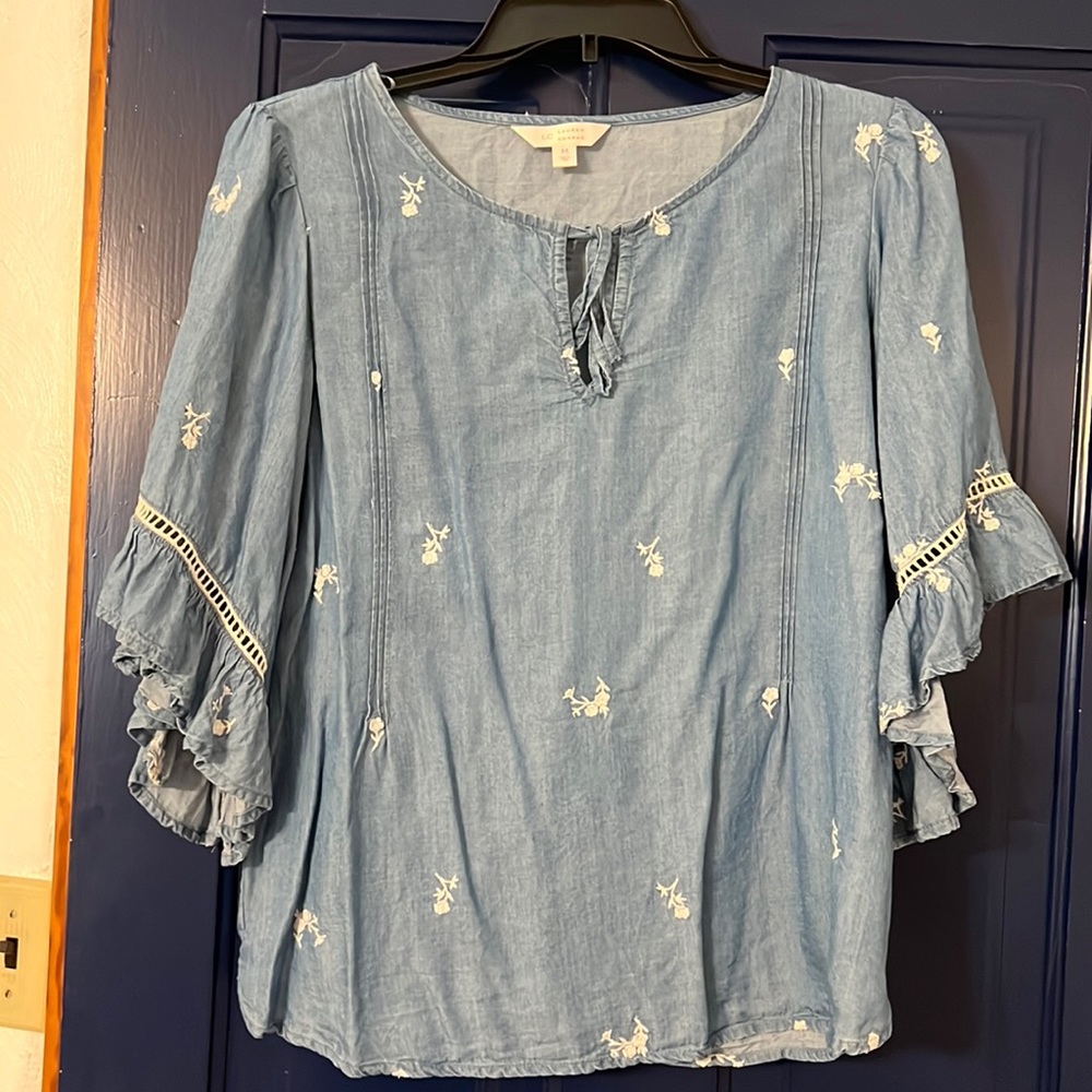 Cute flowy top
